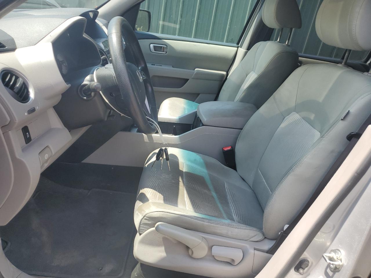 2015 Honda Pilot Lx VIN: 5FNYF4H28FB070712 Lot: 61163555