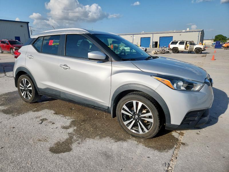  NISSAN KICKS 2018 Silver