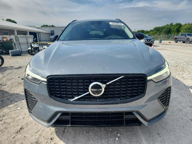  VOLVO XC60 PLUS 2024 Szary