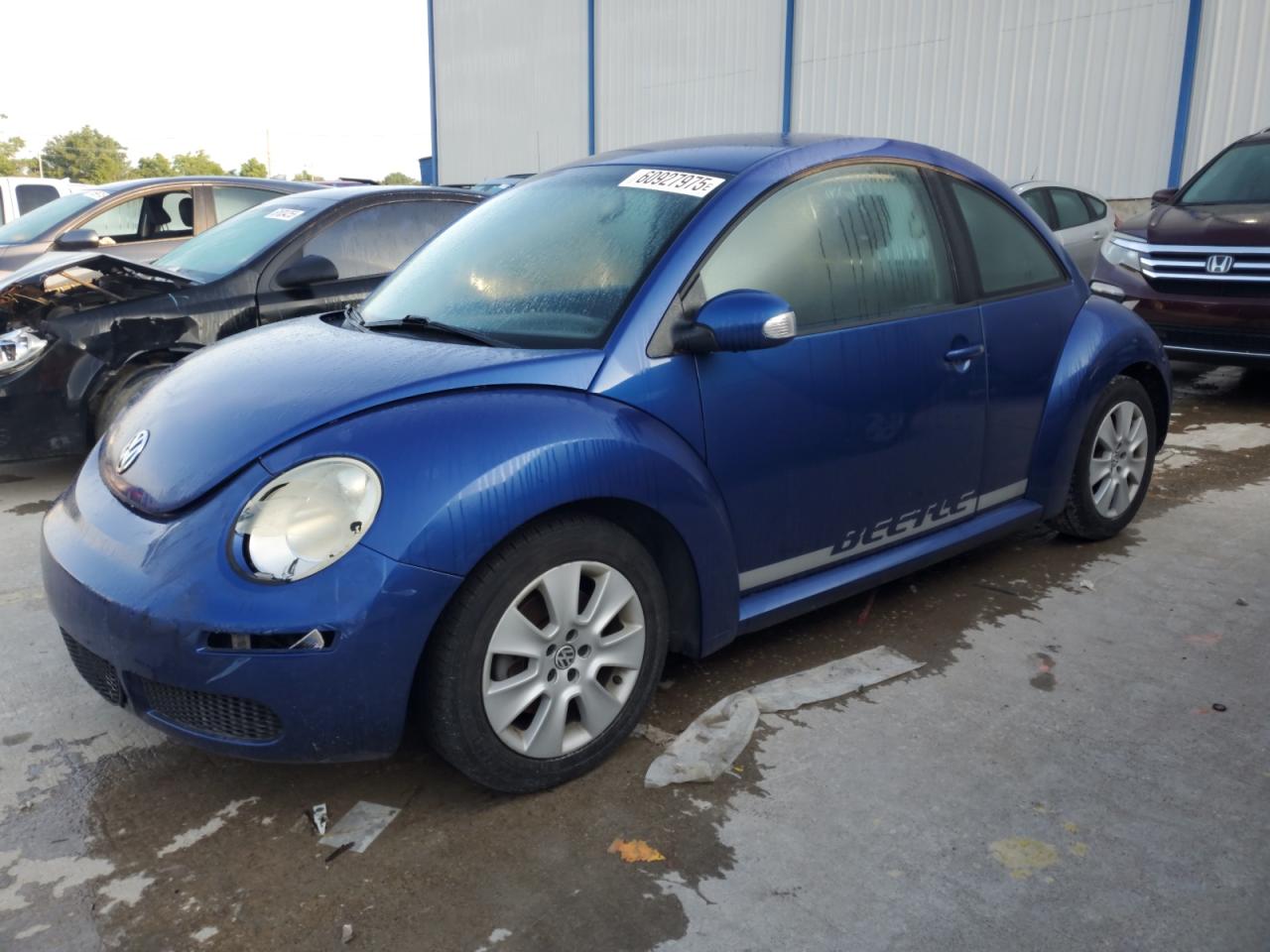 2008 Volkswagen New Beetle S იყიდება Lawrenceburg-ში, KY - Front End