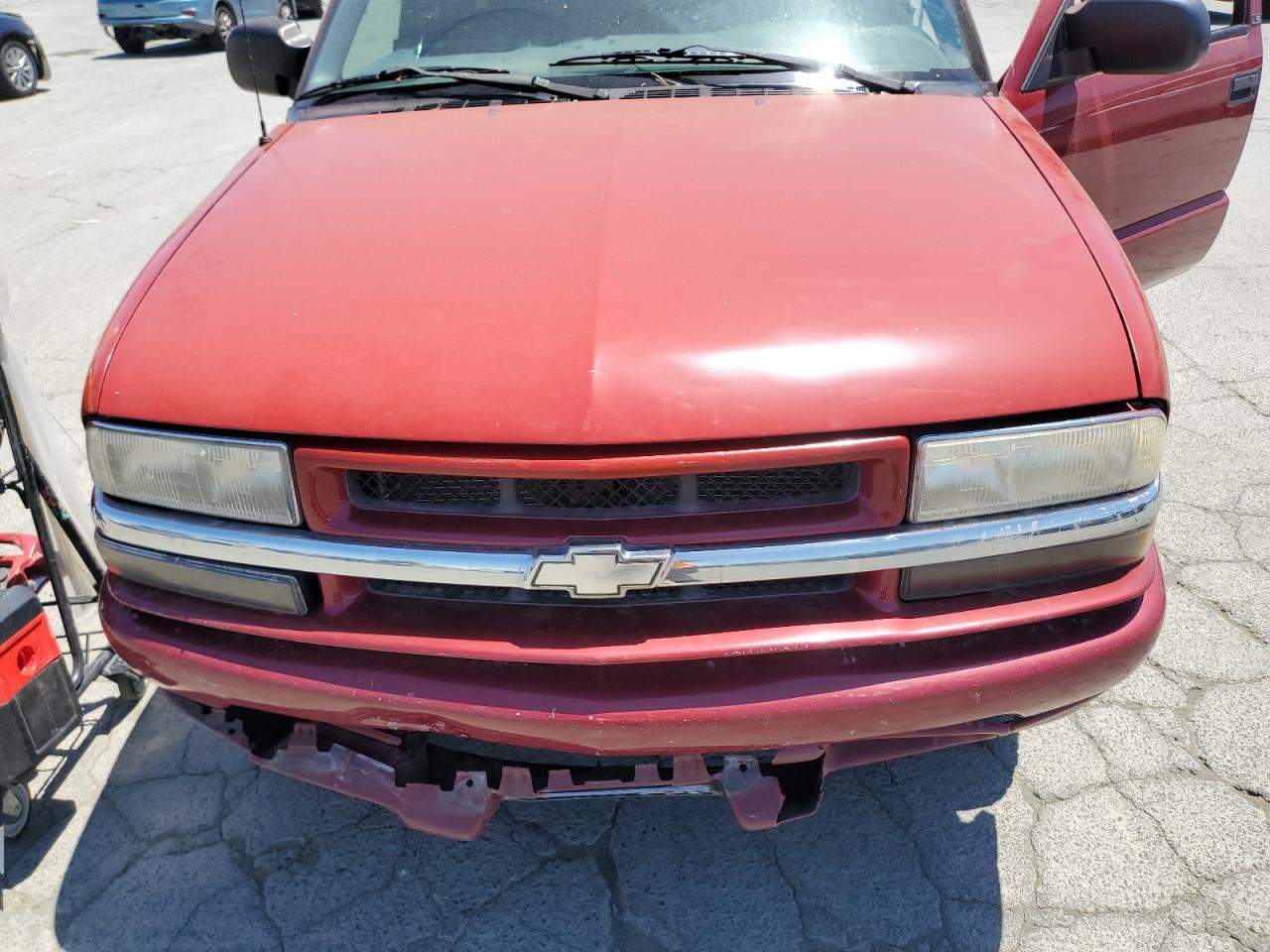 2000 Chevrolet Blazer VIN: 1GNCS18W6YK138400 Lot: 60550575