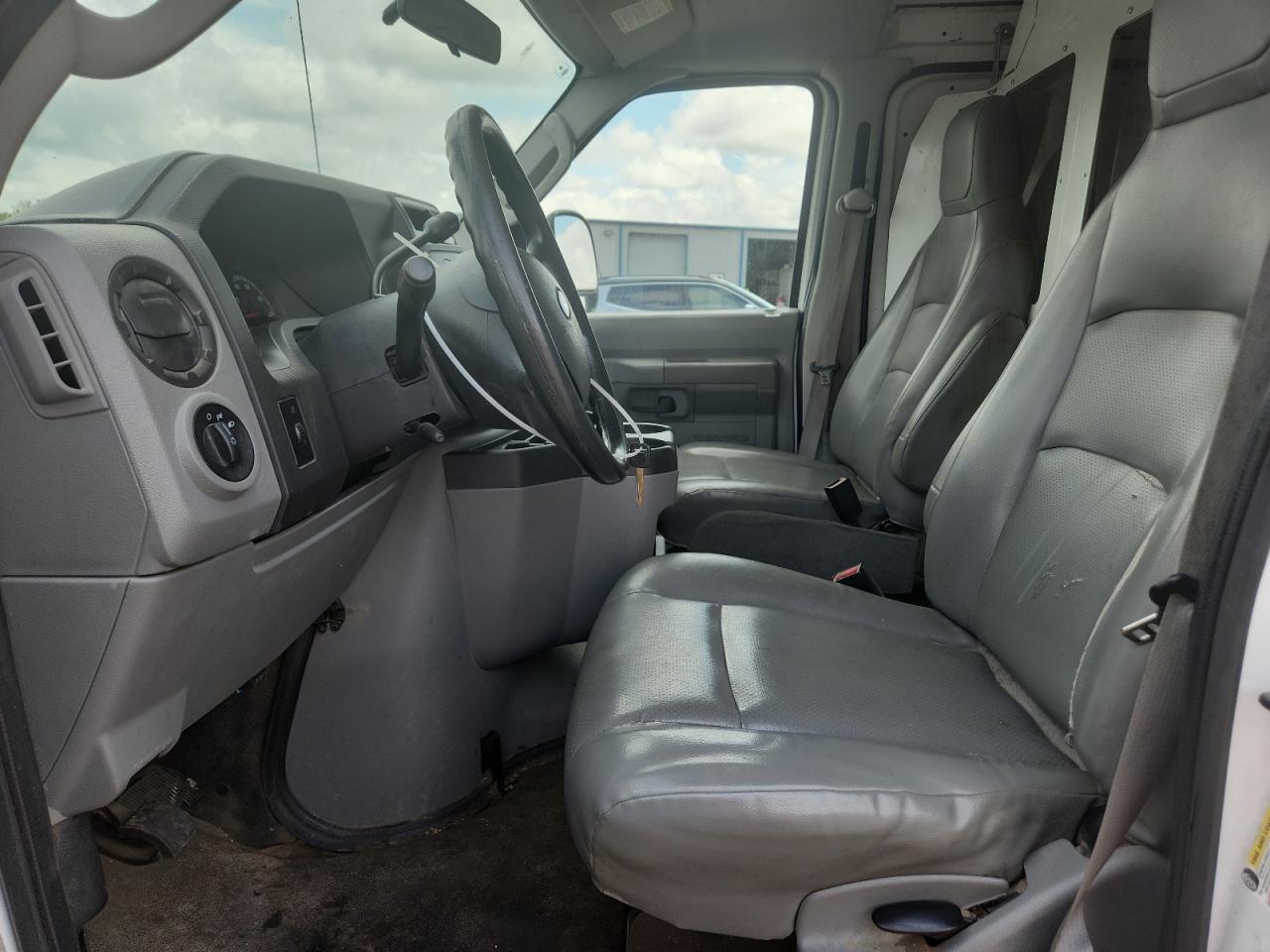 2013 Ford Econoline E150 Van VIN: 1FTNE1EL2DDB01085 Lot: 61073055