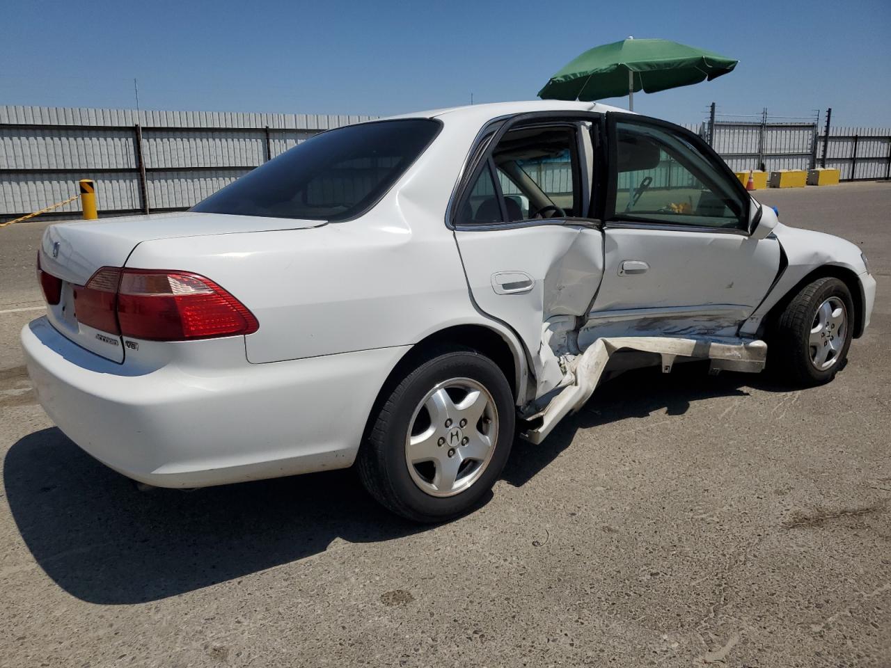 HONDA ACCORD 1999 VIN 1HGCG1658XA030838 фото 3