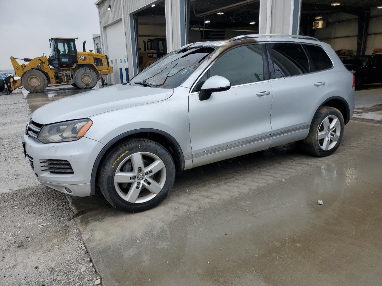 2013 Volkswagen Touareg V6 продається в Greenwood, NE - Burn
