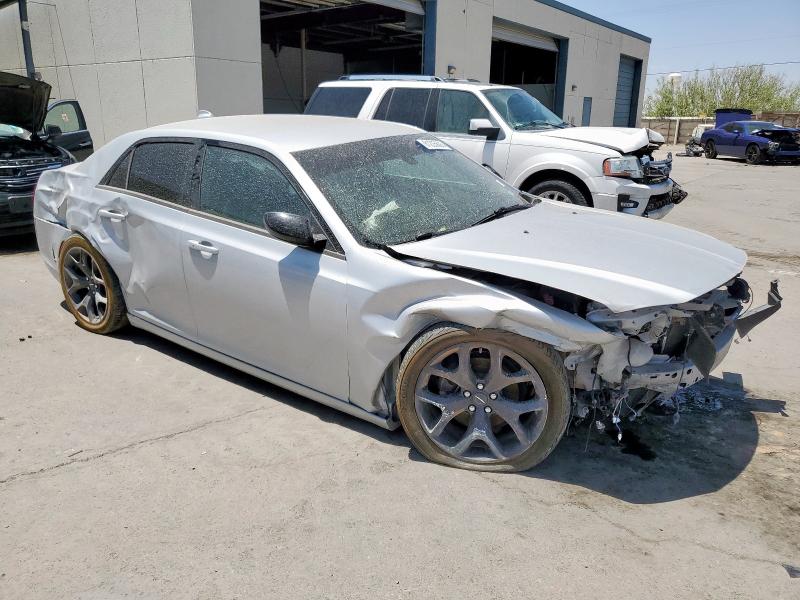  CHRYSLER 300 2020 Srebrny