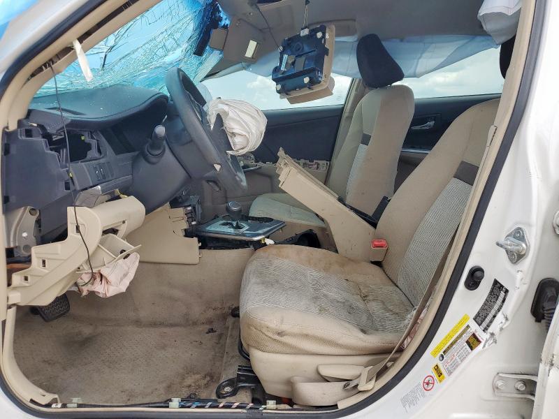 Sedans TOYOTA CAMRY 2012 White