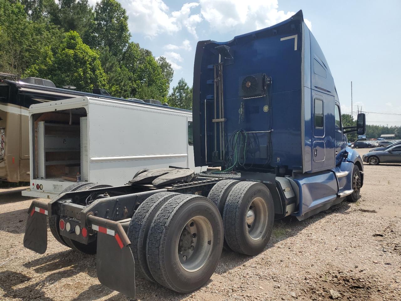 KENWORTH ALL OTHER 2017 VIN 1XKYDP9X3HJ124046 фото 4