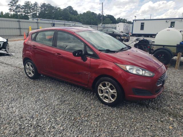  FORD FIESTA 2016 Красный