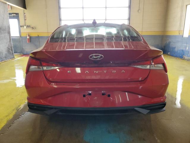  HYUNDAI ELANTRA 2022 Красный