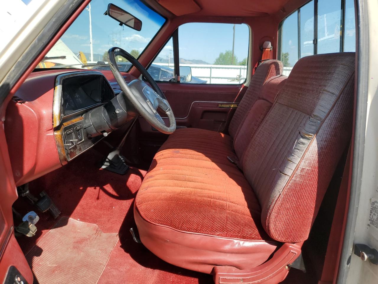 1990 Ford F150 VIN: 1FTDF15Y5LPA89323 Lot: 62608275