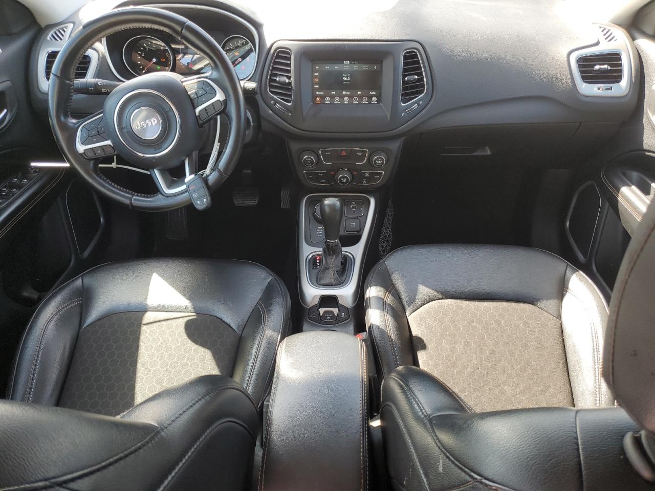 JEEP COMPASS 2020 VIN 3C4NJDBB2LT164611 photo 8