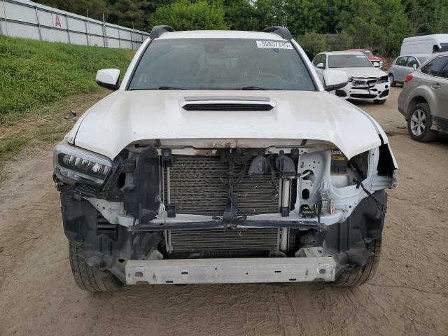  TOYOTA TACOMA 2022 Biały