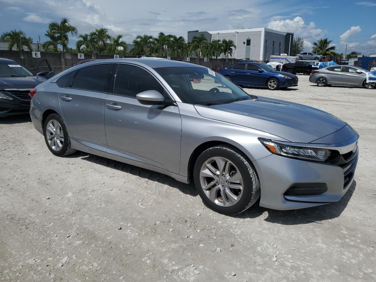 HONDA ACCORD 2020 VIN 1HGCV1F10LA043127 фото 4