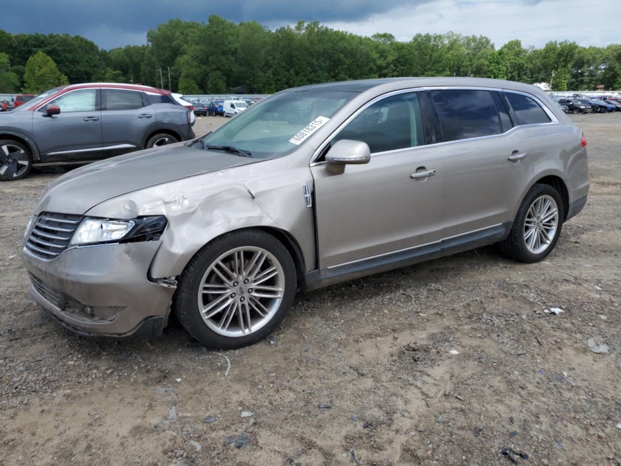 2LMHJ5AT3JBL00511 LINCOLN MKT Photo 1