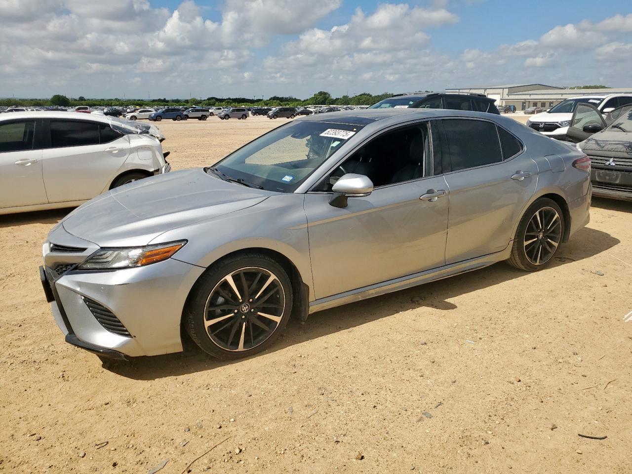 TOYOTA CAMRY 2018 VIN 4T1B61HK8JU065994