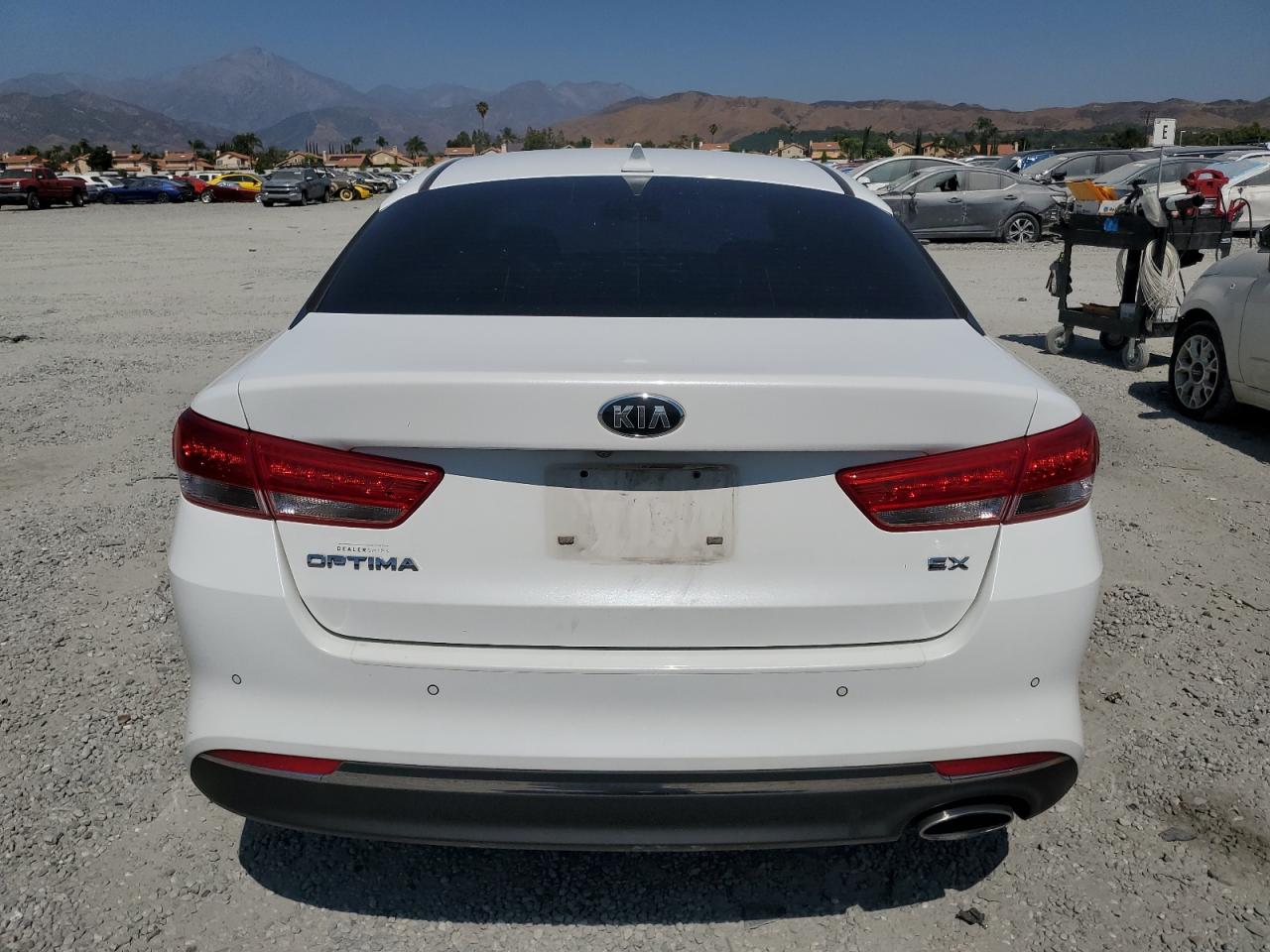 KIA OPTIMA 2018 VIN 5XXGU4L35JG233565 фото 6