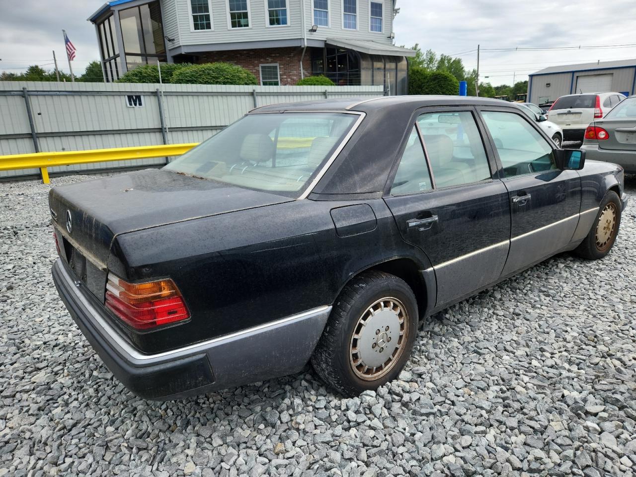 MERCEDES-BENZ 300-CLASS 1993 VIN WDBEA32E1PB878790 фото 3