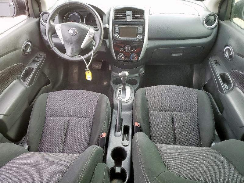  NISSAN VERSA 2017 Czarny