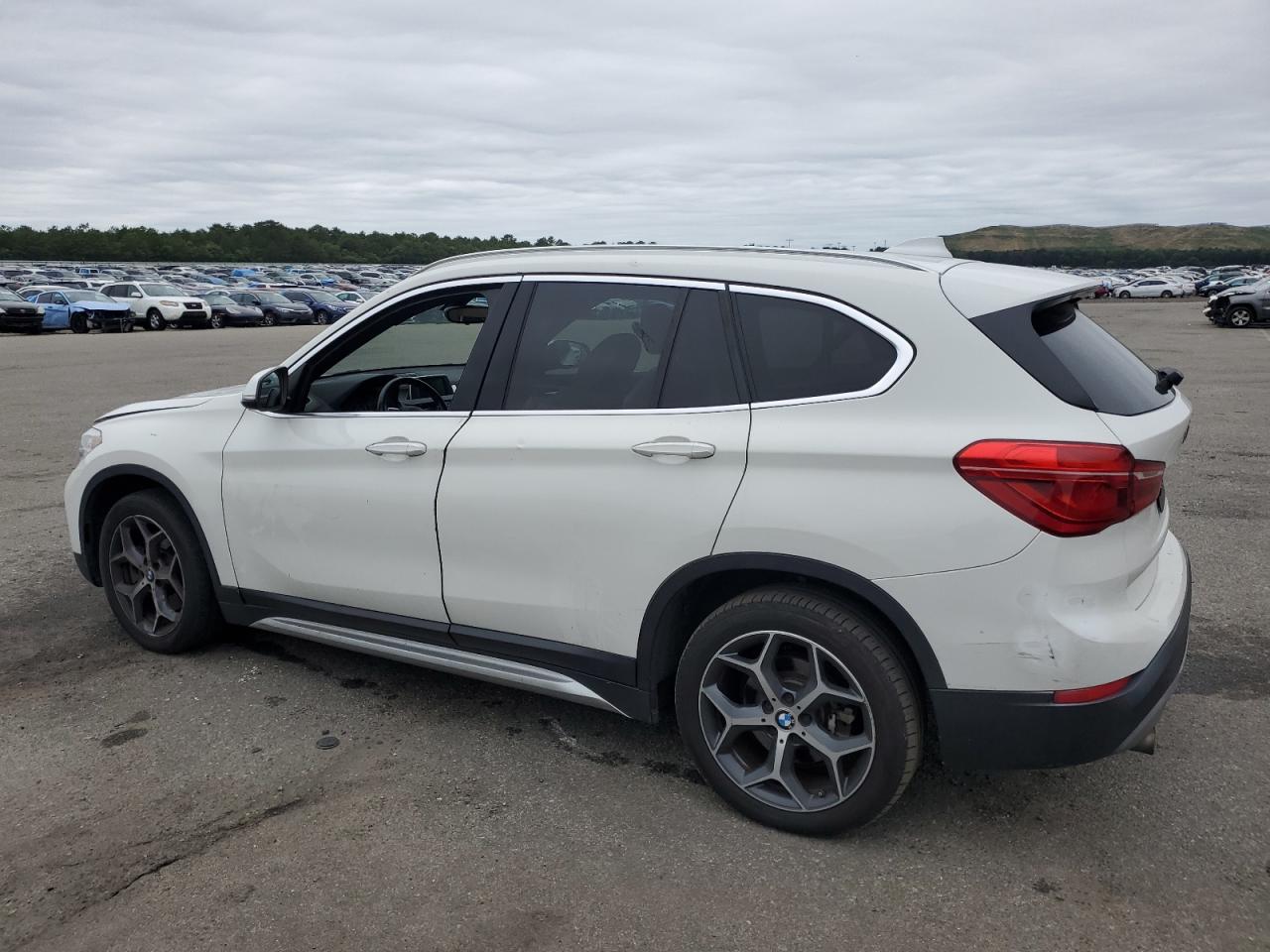 2018 BMW X1 xDrive28I white null gas WBXHT3C38J5F93215 photo #3