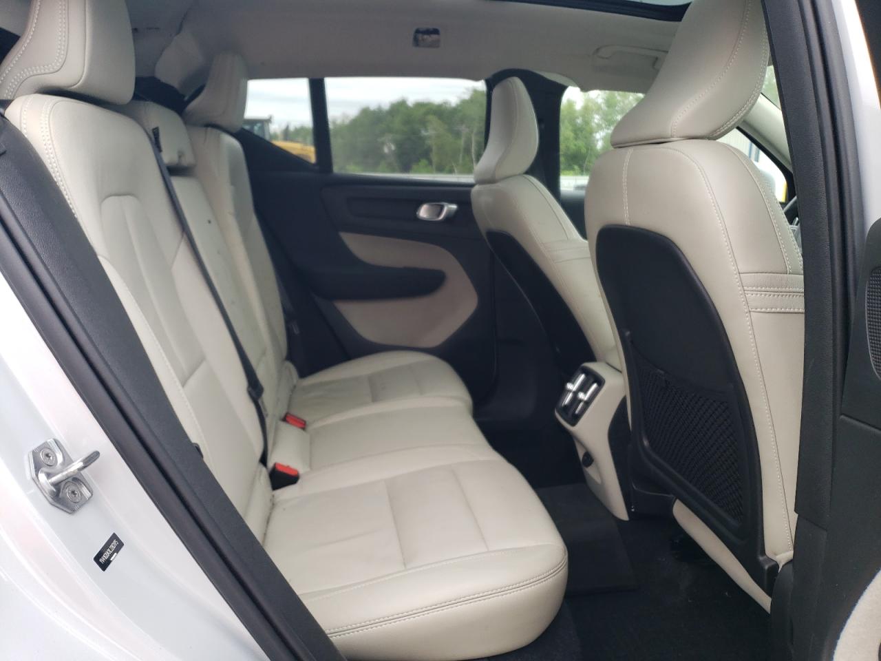 2020 Volvo Xc40 T5 Momentum VIN: YV4162UKXL2263175 Lot: 62497935