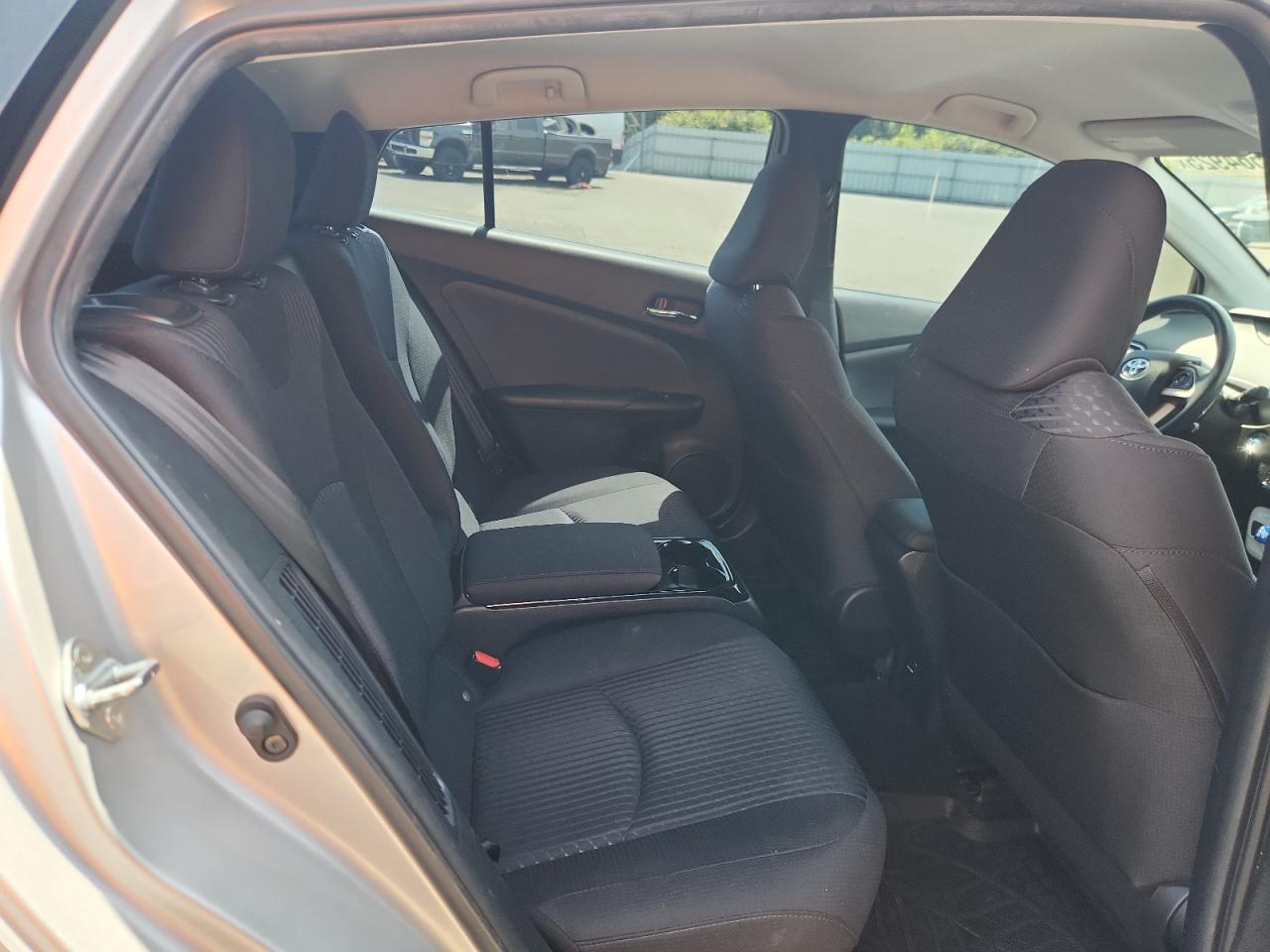 JTDKARFP8H3053392 2017 Toyota Prius Prime