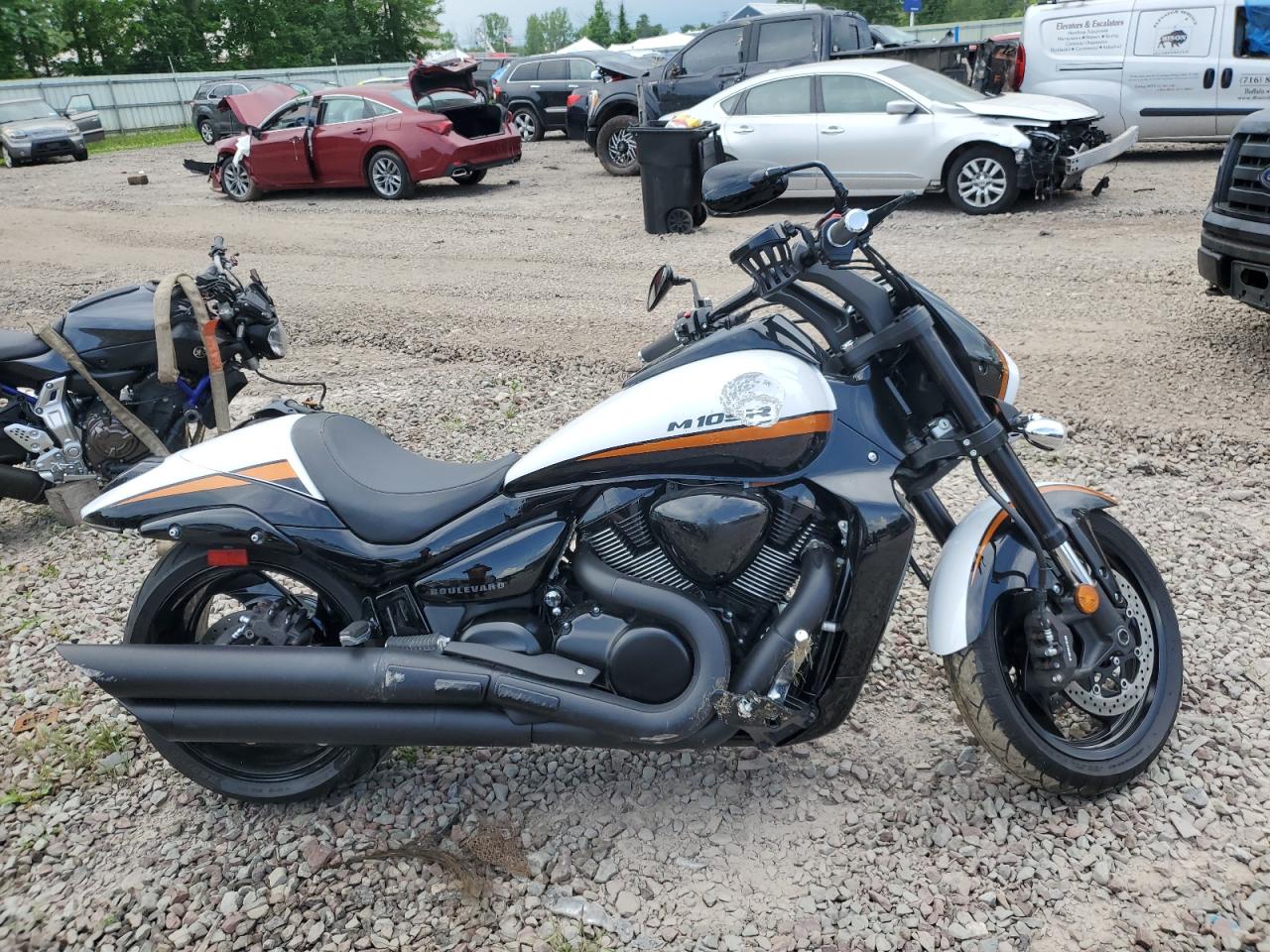 2020 Suzuki Vzr1800 de vânzare în Central Square, NY - Side
