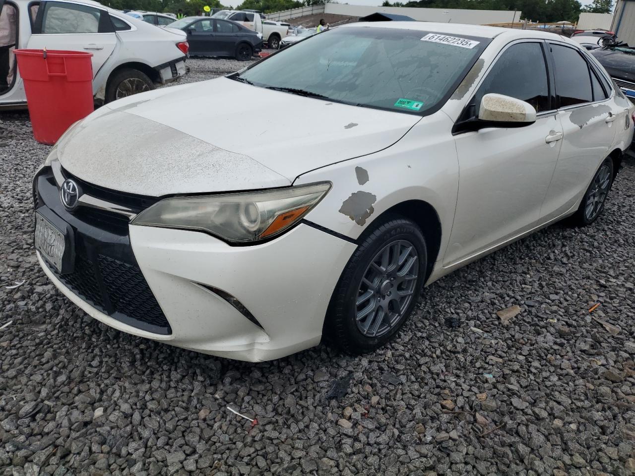 2015 Toyota Camry Le იყიდება Hueytown-ში, AL - Rear End
