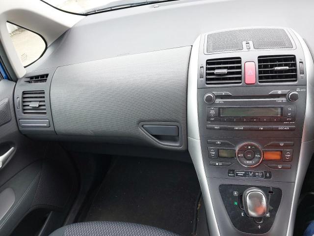 2011 TOYOTA AURIS TR V