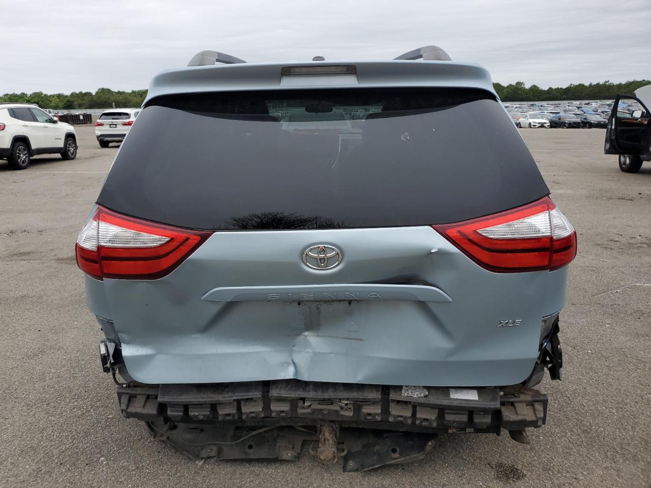2015 Toyota Sienna Xle VIN: 5TDYK3DC8FS633435 Lot: 62221955