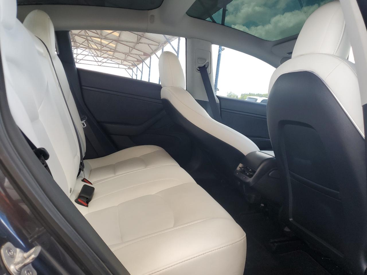 2018 Tesla Model 3 VIN: 5YJ3E1EB2JF185377 Lot: 61160145