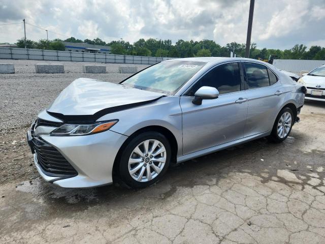  TOYOTA CAMRY 2018 Серебристый
