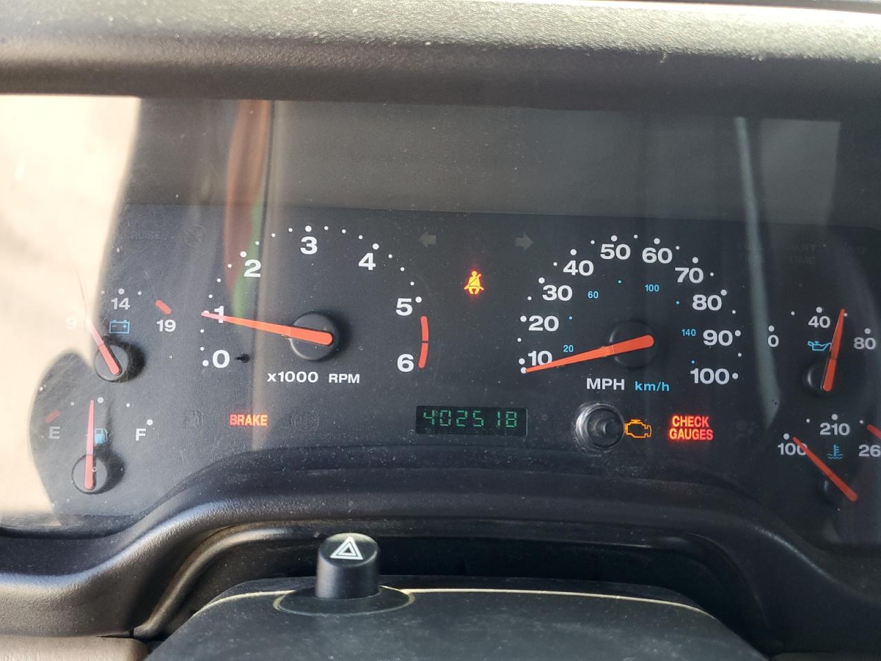 2002 Jeep Wrangler / Tj Sport VIN: 1J4FA49SX2P738105 Lot: 60320775