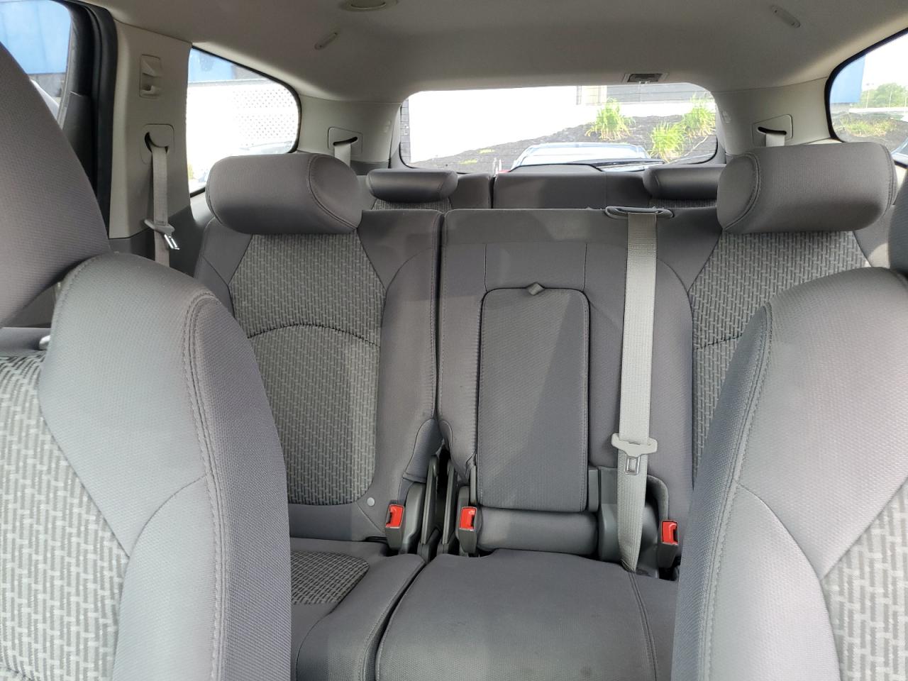 2011 Chevrolet Traverse Ls VIN: 1GNKRFED4BJ331682 Lot: 61165035
