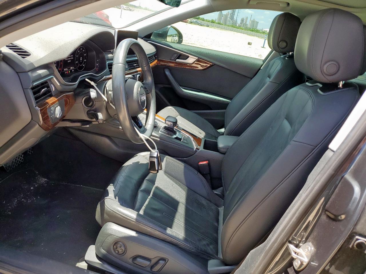 2019 Audi A4 Premium Plus VIN: WAUHMAF43KN007566 Lot: 60493015