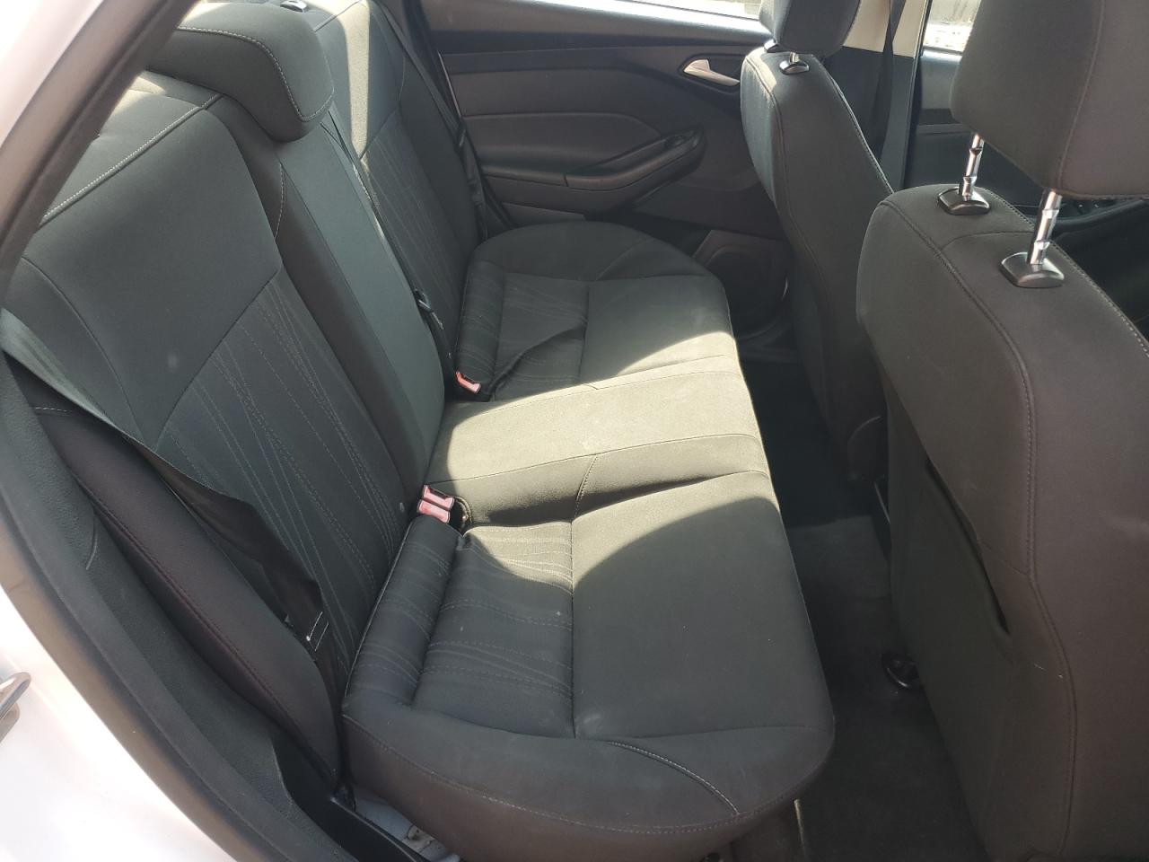 FORD FOCUS 2016 VIN 1FADP3F28GL241794 фото 10