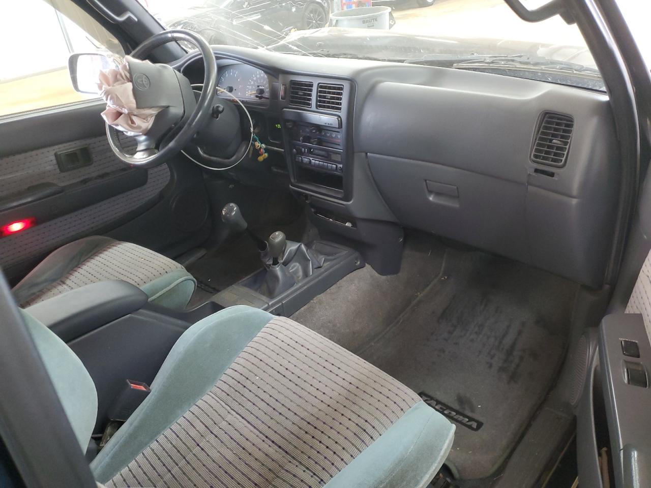 1996 Toyota Tacoma Xtracab Sr5 VIN: 4TAWN74N2TZ217393 Lot: 61409385