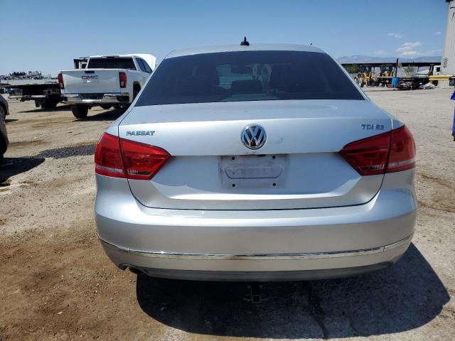 Sedans VOLKSWAGEN PASSAT 2014 Silver