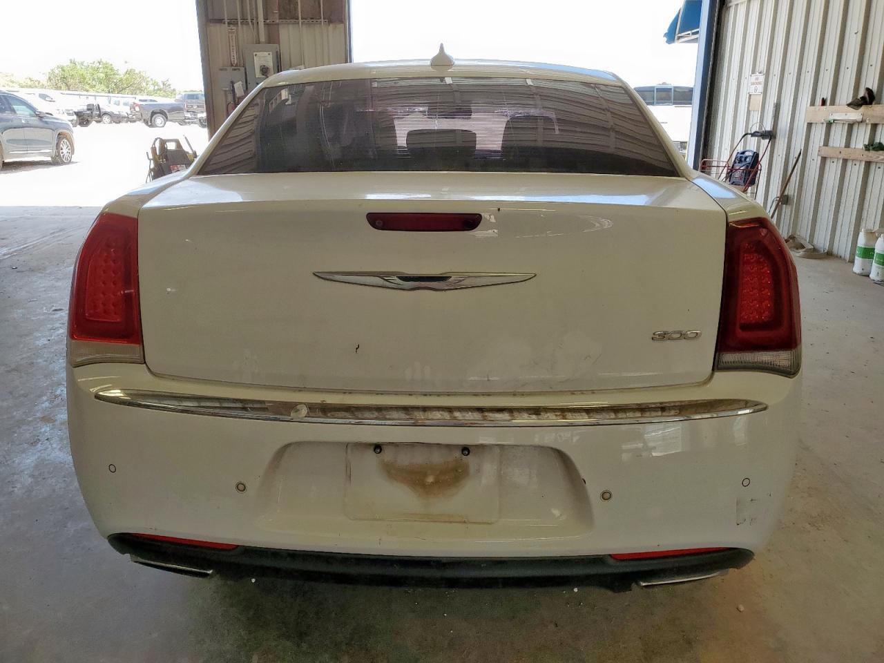 2015 Chrysler 300 Limited VIN: 2C3CCAAG8FH797032 Lot: 62680795