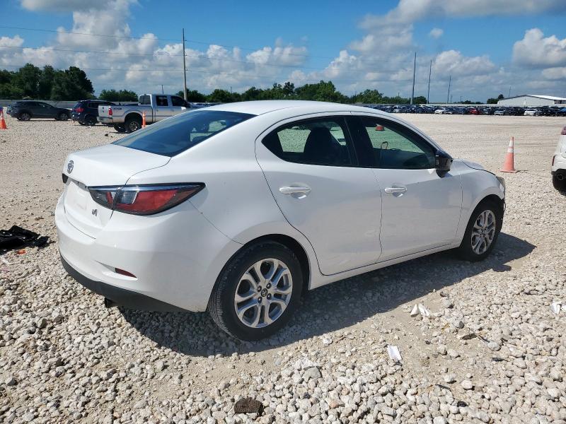  TOYOTA YARIS 2017 Biały