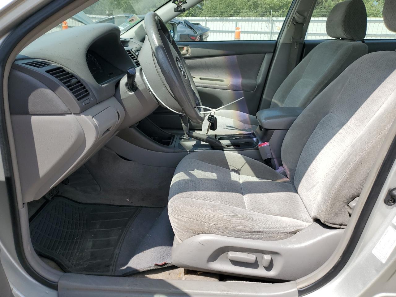 2002 Toyota Camry Le VIN: 4T1BE32K32U087099 Lot: 62587675