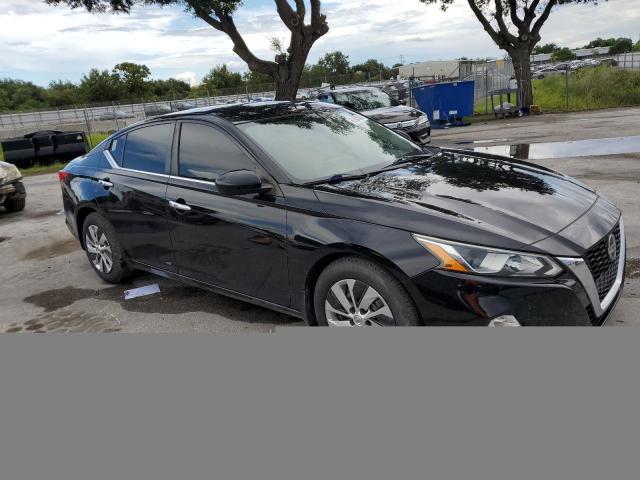  NISSAN ALTIMA 2019 Czarny