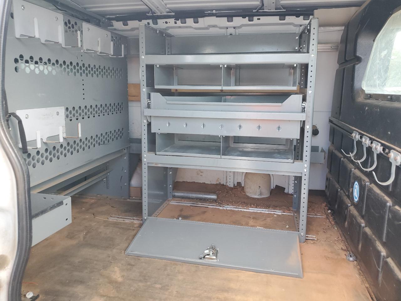 2018 Chevrolet Express G2500 VIN: 1GCWGAFP0J1192211 Lot: 61139665