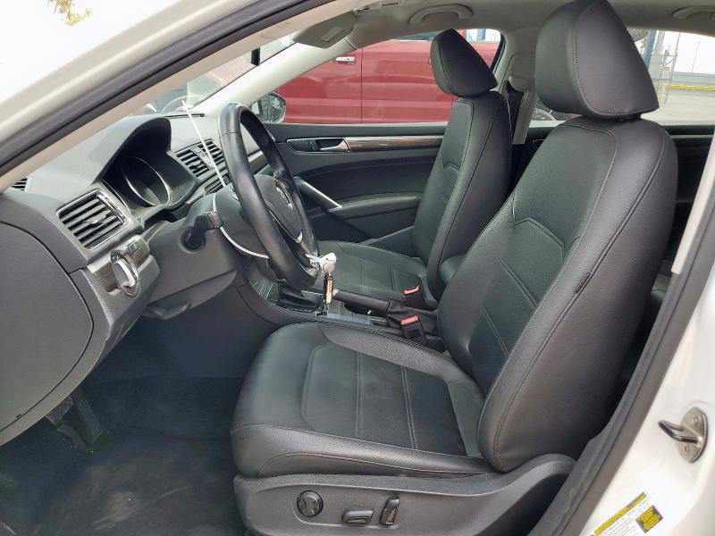  VOLKSWAGEN PASSAT 2017 Белы