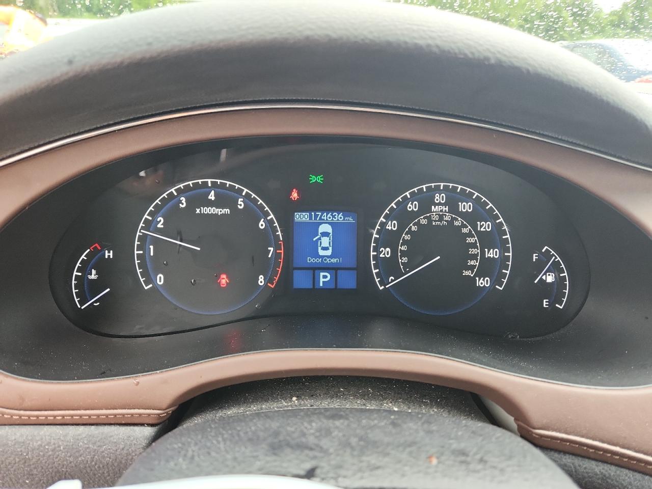 2009 Hyundai Genesis 3.8L VIN: KMHGC46E69U018374 Lot: 61549355