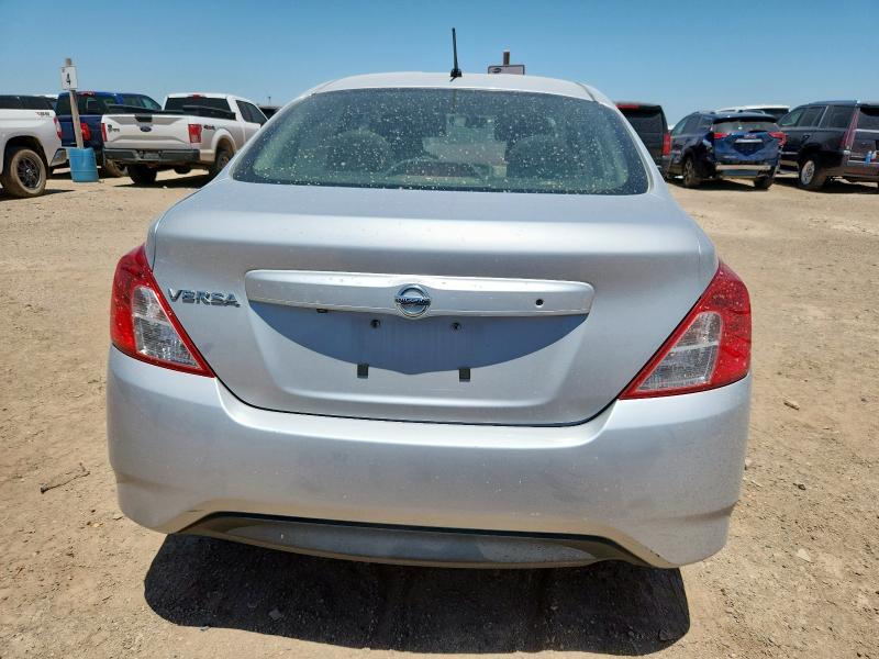  NISSAN VERSA 2019 Silver