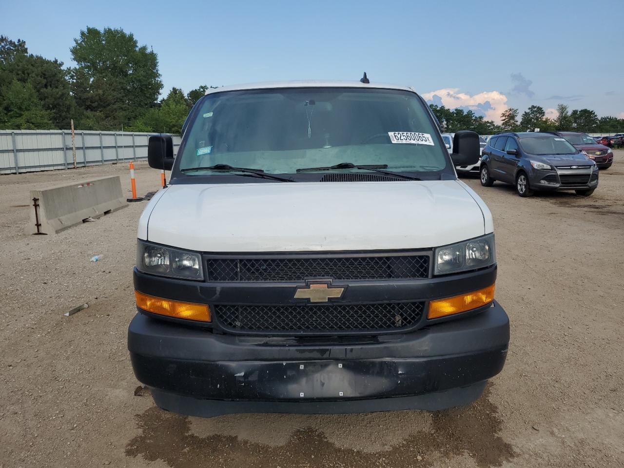 CHEVROLET EXPRESS 2018 VIN 1GCWGAFP3J1344739 zdjęcie 5