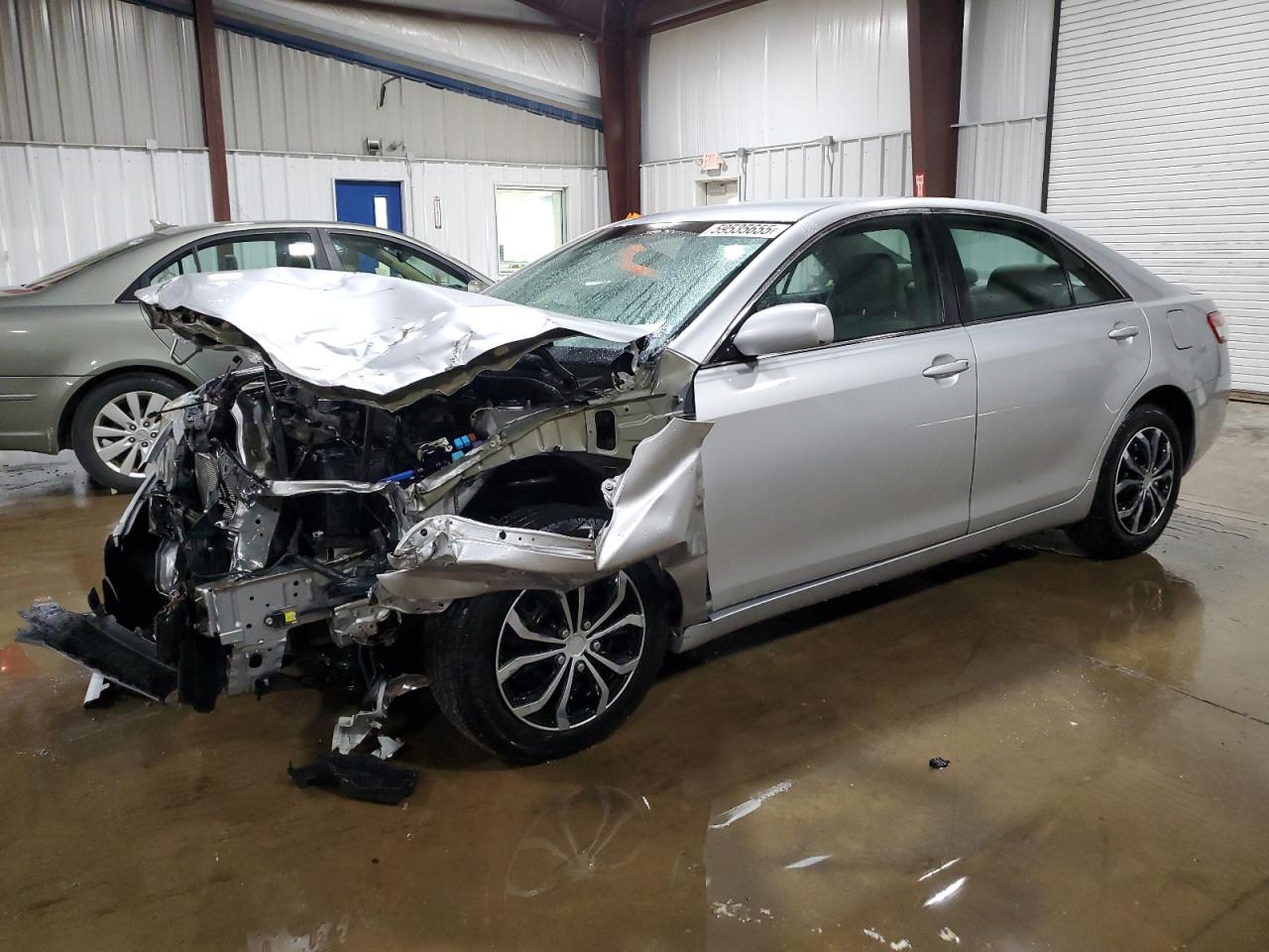 2011 Toyota Camry Base продається в West Mifflin, PA - Front End