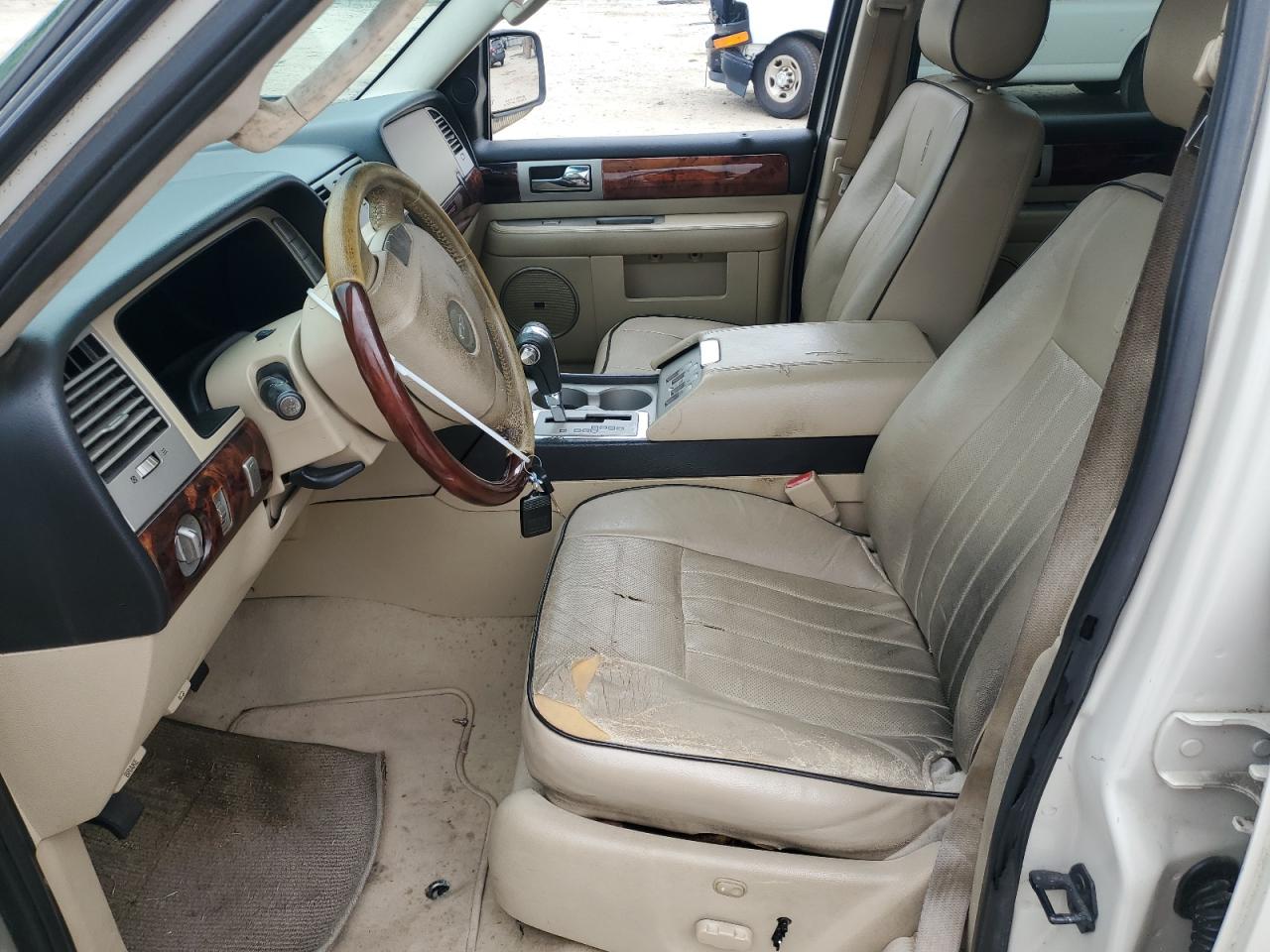 2005 Lincoln Navigator VIN: 5LMFU28525LJ21993 Lot: 62715685