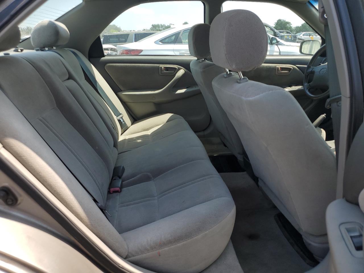 2000 Toyota Camry Ce VIN: 4T1BG22K0YU010557 Lot: 62556385