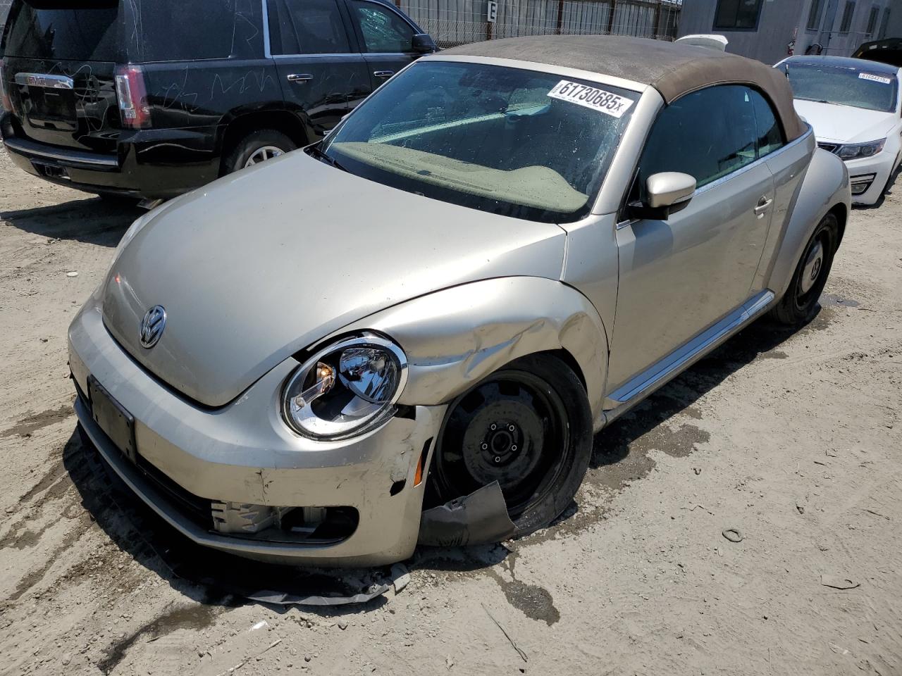 2014 Volkswagen Beetle zu verkaufen in Los Angeles, CA - Front End